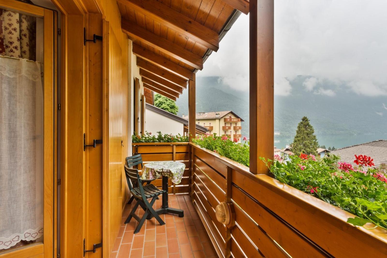 Residence Ronchi Molveno Buitenkant foto